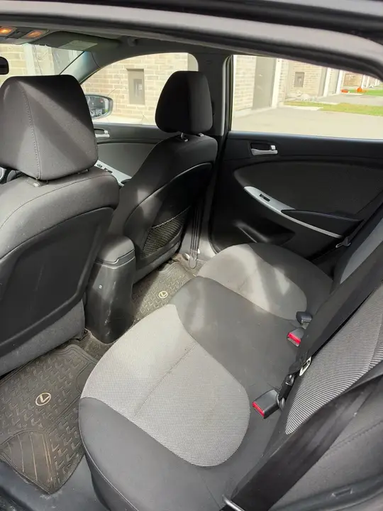 Hyundai Accent 2012 photo 4