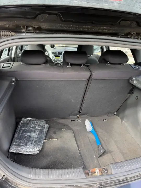 Hyundai Accent 2012 photo 3