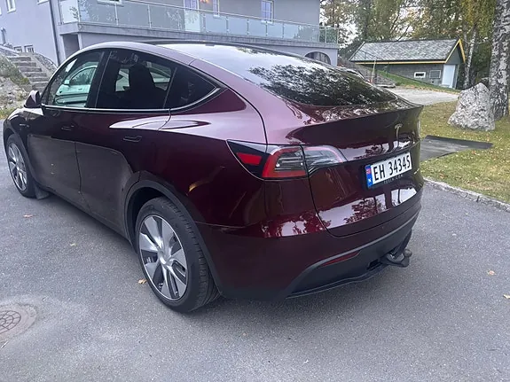 Tesla Model Y 2023 photo 3