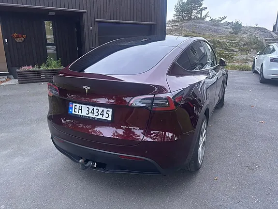 Tesla Model Y 2023 photo 4
