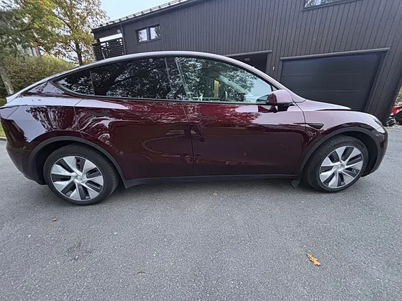 Tesla Model Y 2023 photo 5