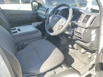 Toyota Hiace 2022 photo 4