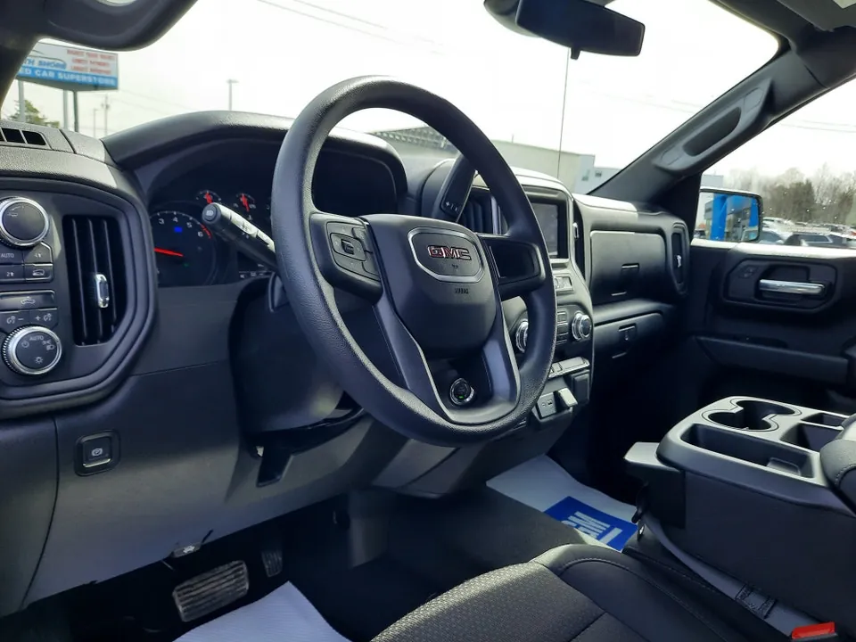 GMC Sierra 1500 2026 photo 2