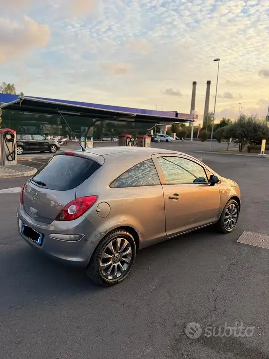 Opel Corsa 2011 photo 3