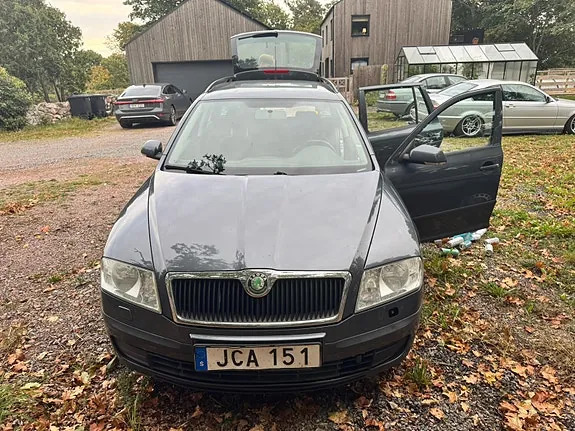 Skoda Octavia 2008 photo 3