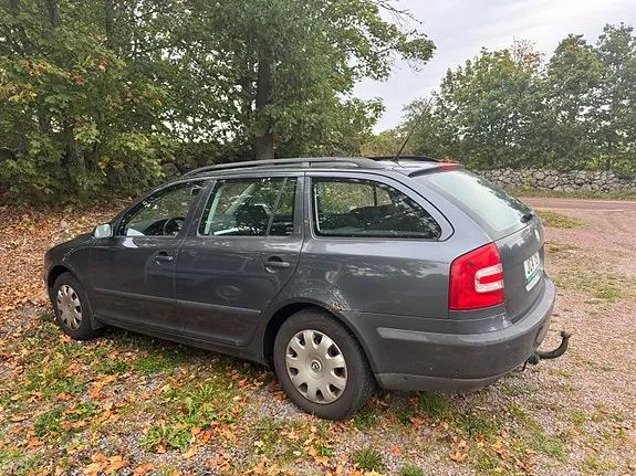 Skoda Octavia 2008 photo 2