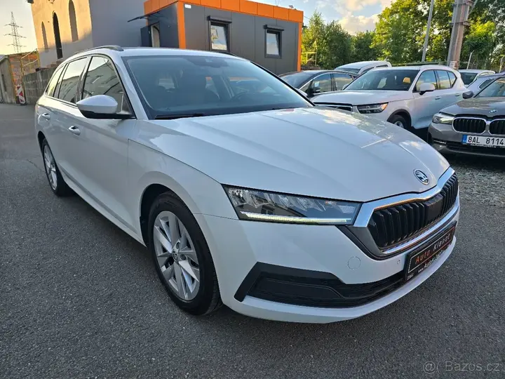 Skoda Octavia 2023 photo 2