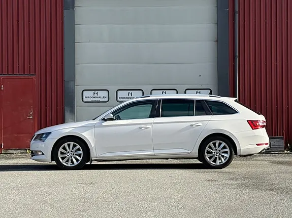Skoda Superb 2017 photo 2