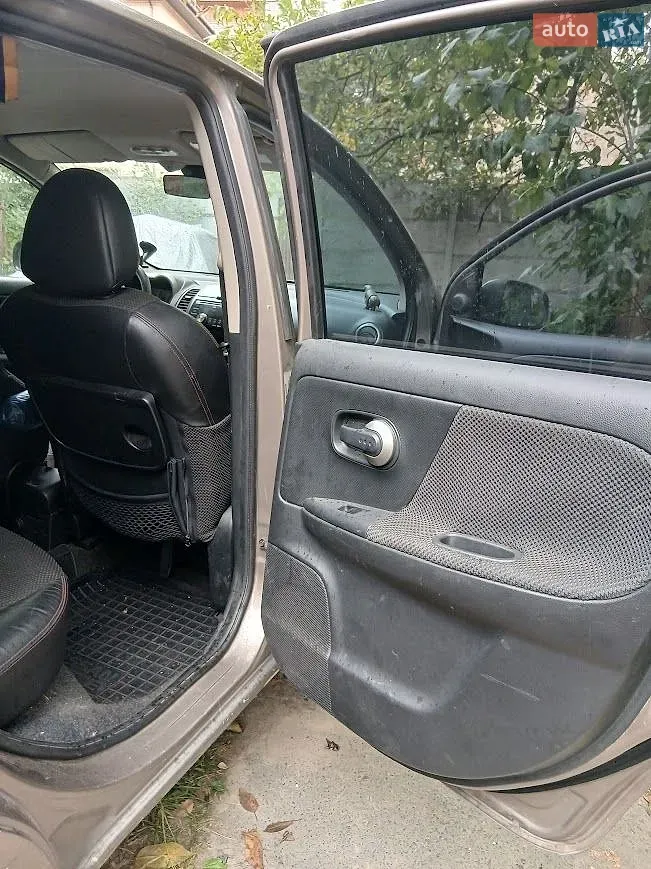 Nissan Note 2007 photo 3