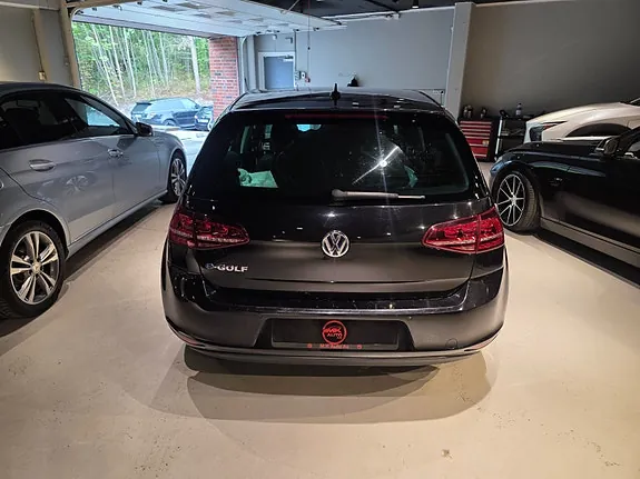 Volkswagen E-Golf 2016 photo 5