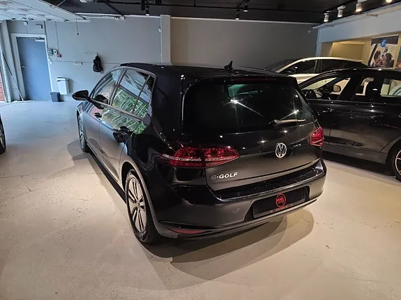 Volkswagen E-Golf 2016 photo 4