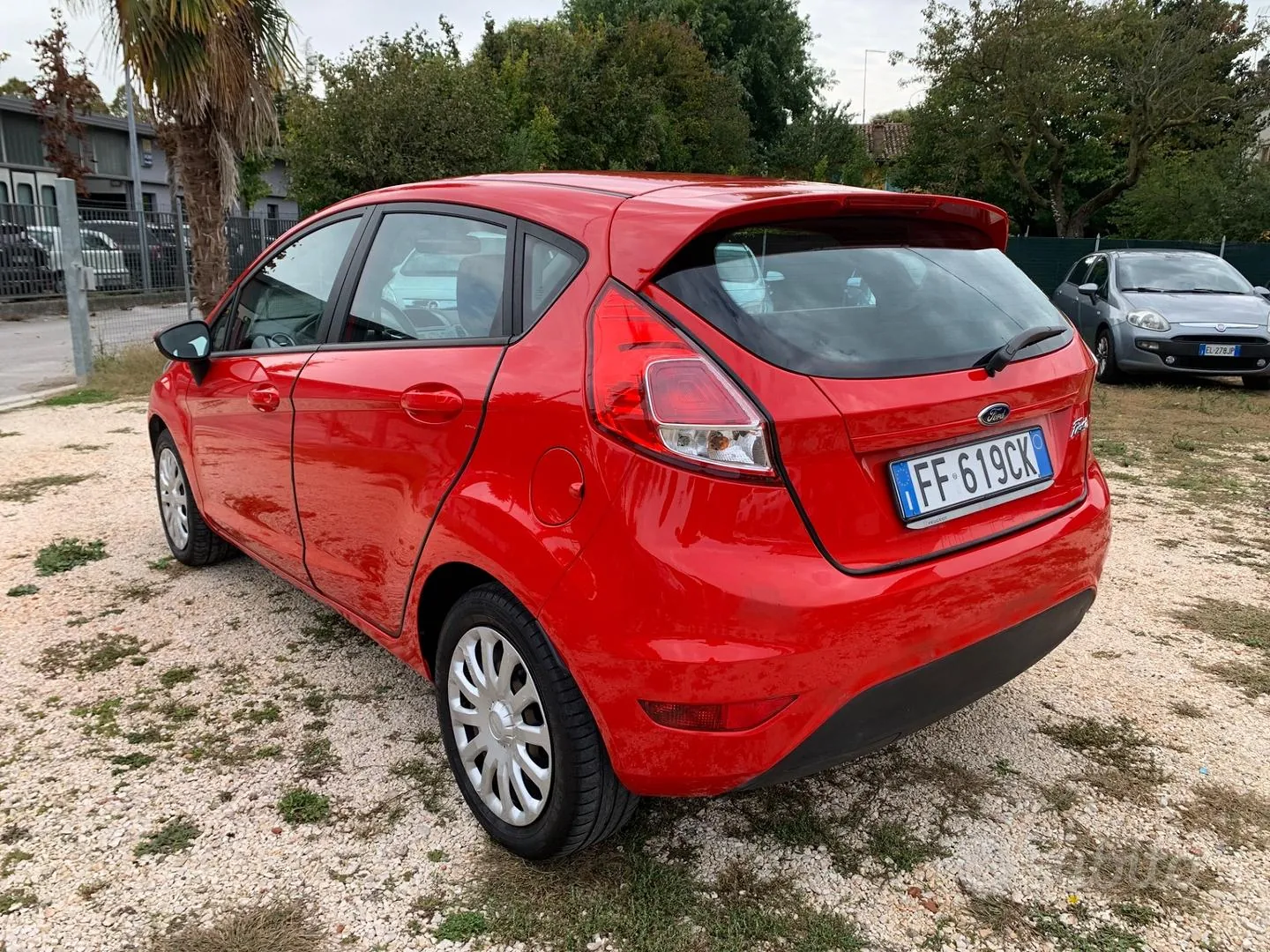 Ford Fiesta 2016 photo 2