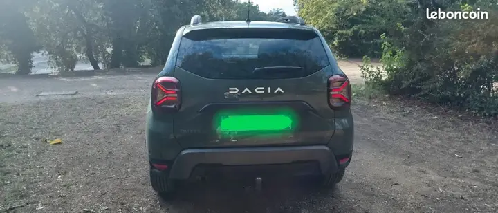 Dacia Duster 2023 photo 2