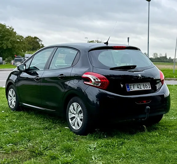 Peugeot 208 2014 photo 4