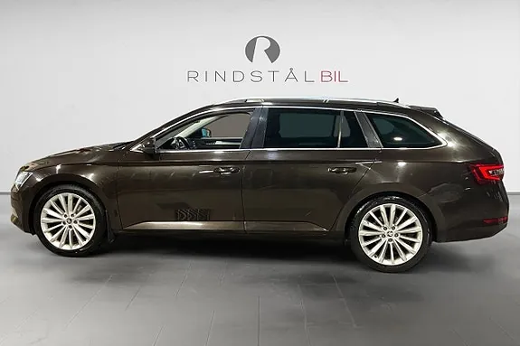 Skoda Superb 2017 photo 4
