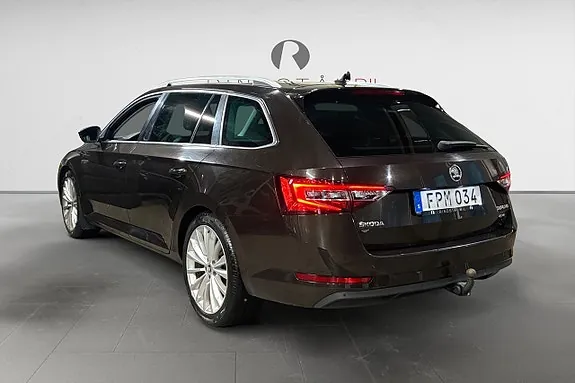Skoda Superb 2017 photo 5