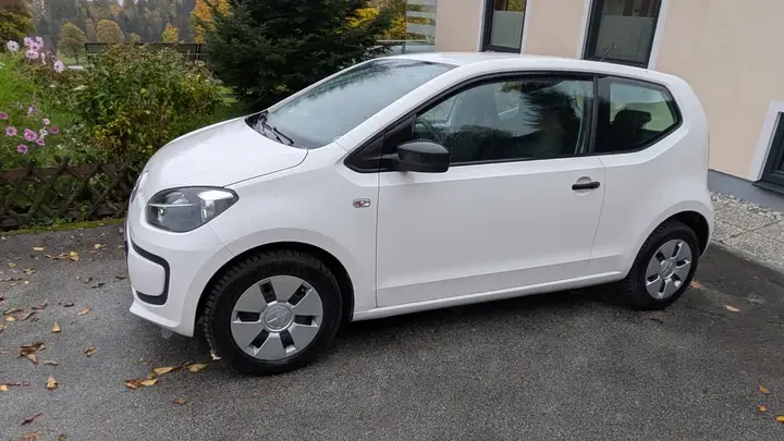 Volkswagen Up 2012 photo 3