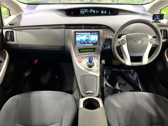 Toyota Prius 2014 photo 2