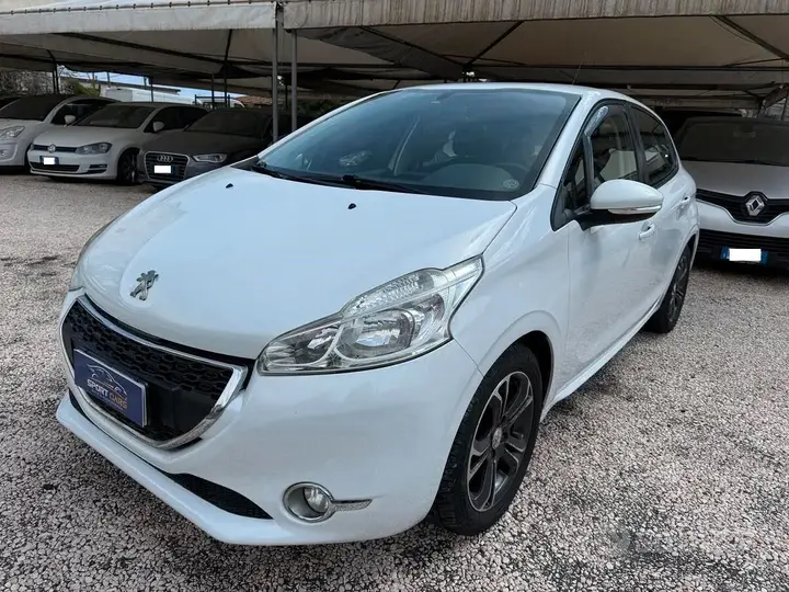Peugeot 208 2015 photo 3