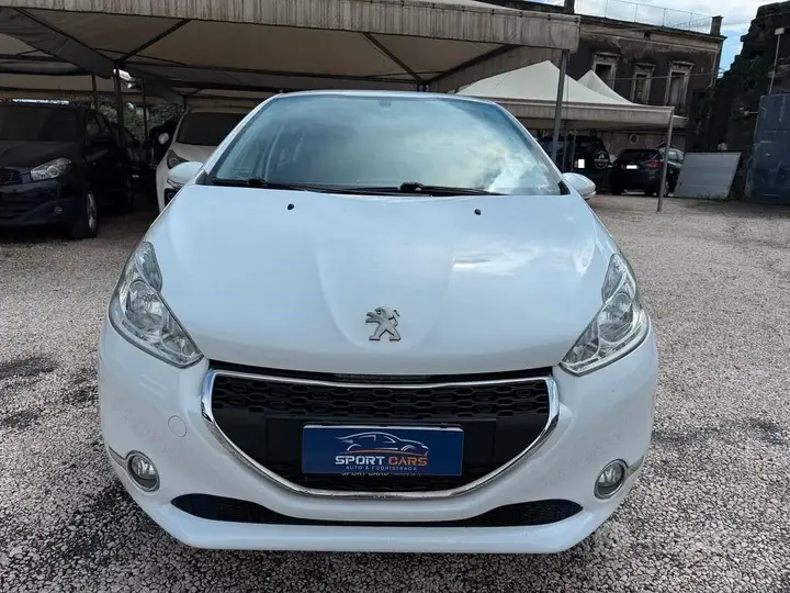 Peugeot 208 2015 photo 2