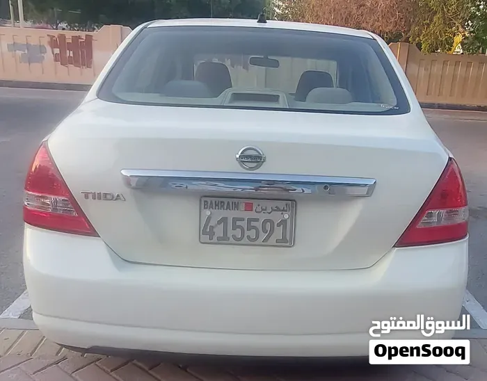Nissan Tiida 2008 photo 2