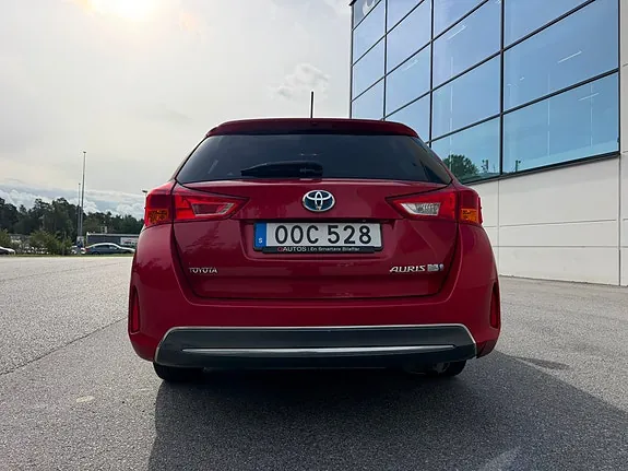 Toyota Auris 2014 photo 3