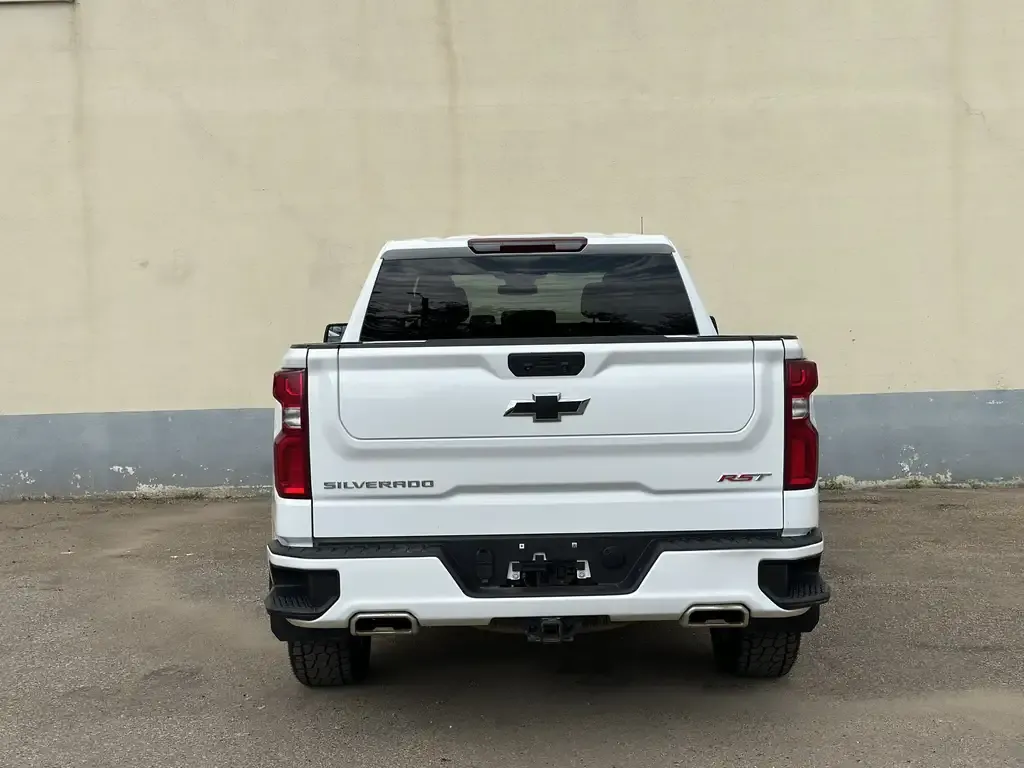 Chevrolet Silverado 1500 2023 photo 3