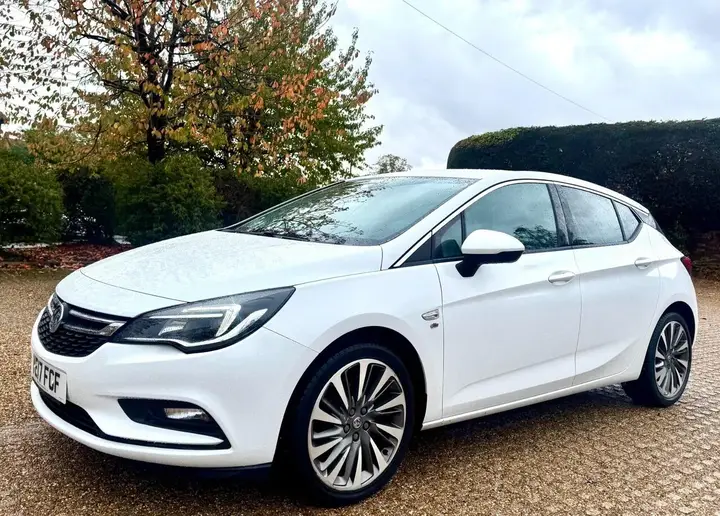 Vauxhall Astra 2017 photo 4