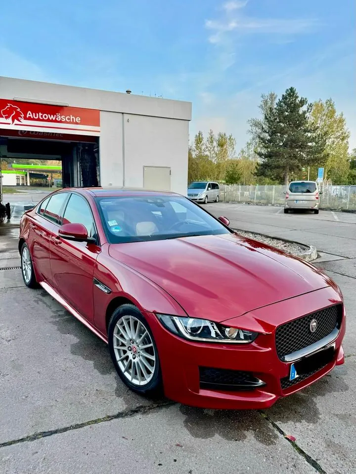 Jaguar Xe