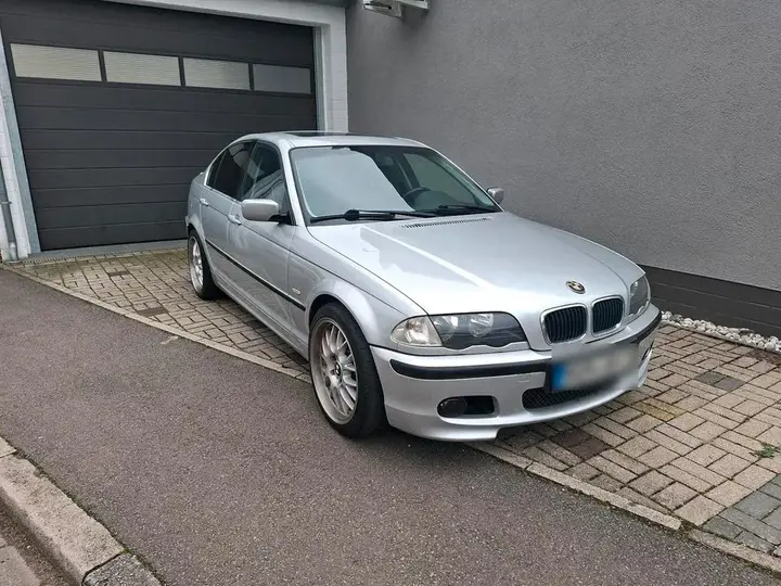 BMW 320I
