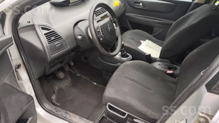 Citroen C4 2009 photo 5
