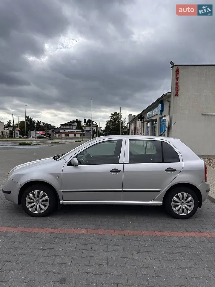 Skoda Fabia 2003 photo 4