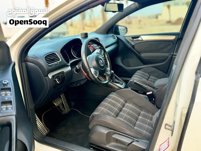 Volkswagen Golf Gti 2012 photo 4
