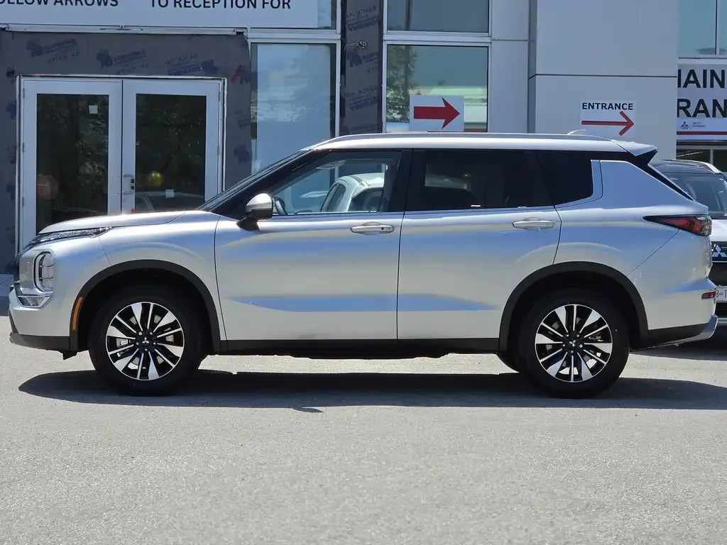 Mitsubishi Outlander 2026 photo 2