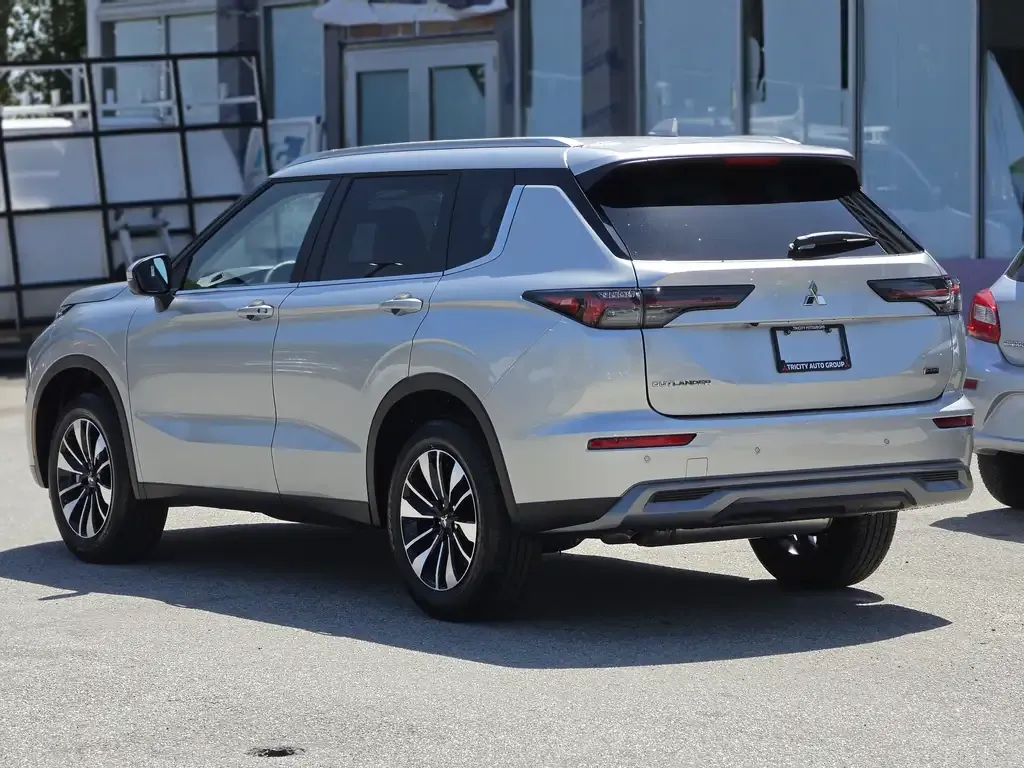 Mitsubishi Outlander 2026 photo 3