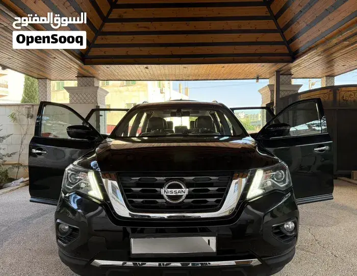 Nissan Pathfinder 2018 photo 2