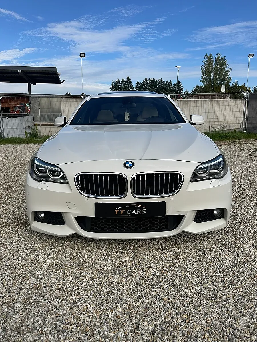 BMW 5 Series 2011 photo 2
