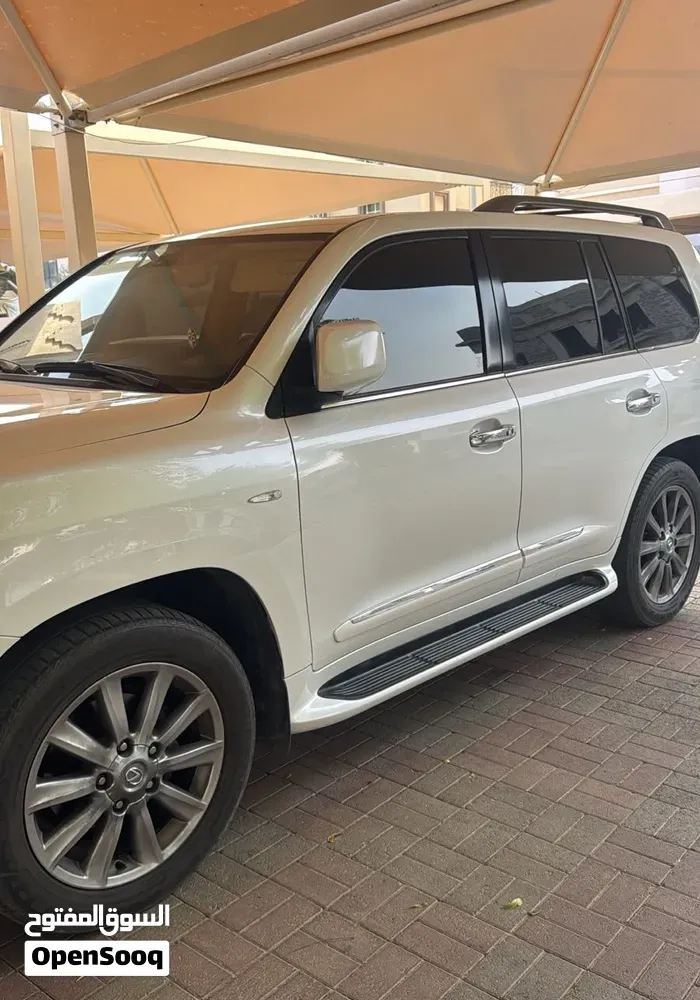 Lexus Lx 570 2011 photo 2
