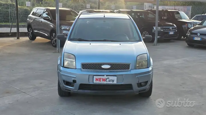 Ford Fusion 2005 photo 2