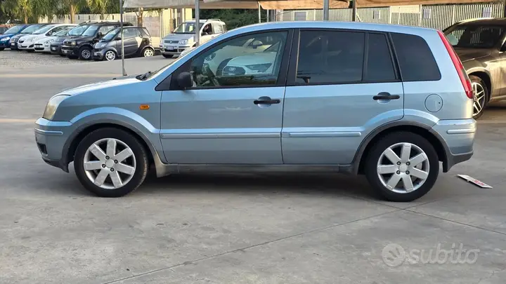 Ford Fusion 2005 photo 4