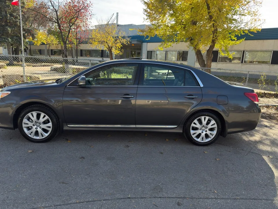 Toyota Avalon 2011 photo 4