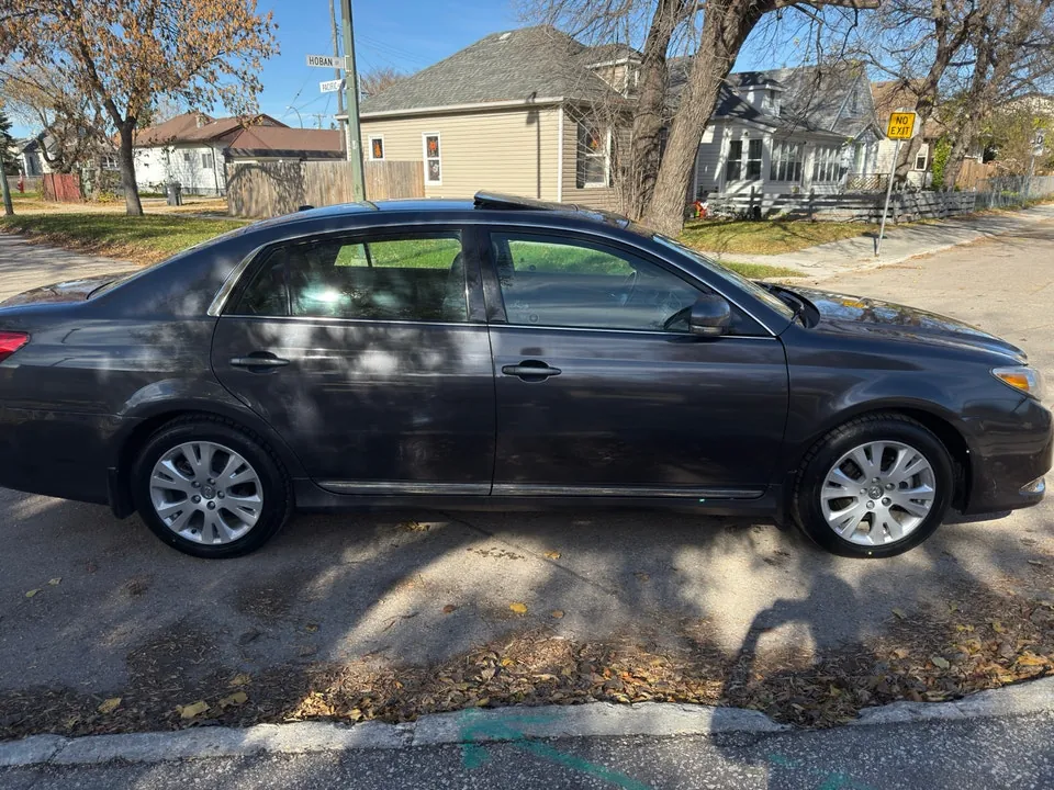 Toyota Avalon 2011 photo 5