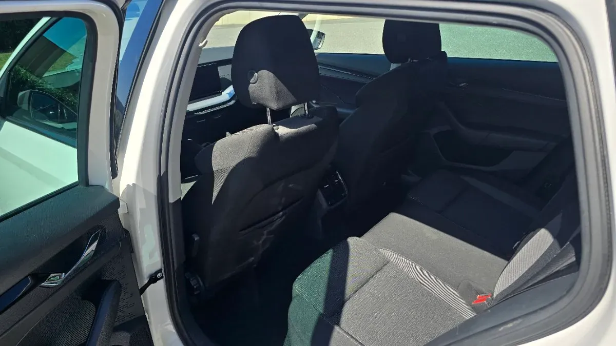 Skoda Octavia 2021 photo 3