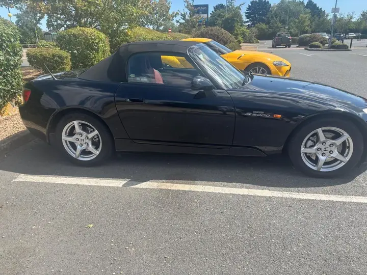 Honda S2000 2001 photo 2