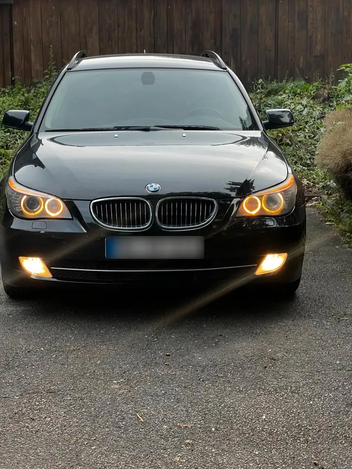 BMW 520I