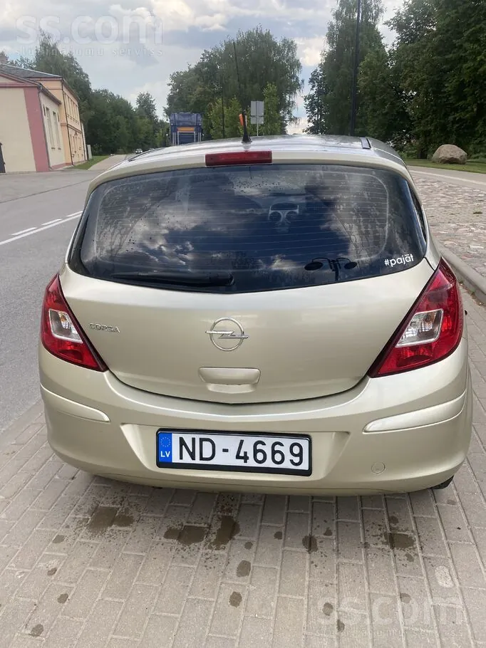 Opel Corsa 2010 photo 3