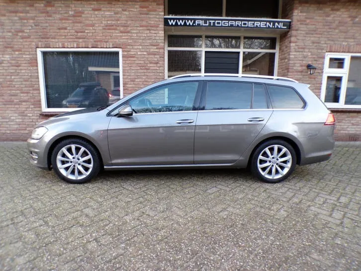 Volkswagen Golf Variant 2015 photo 2