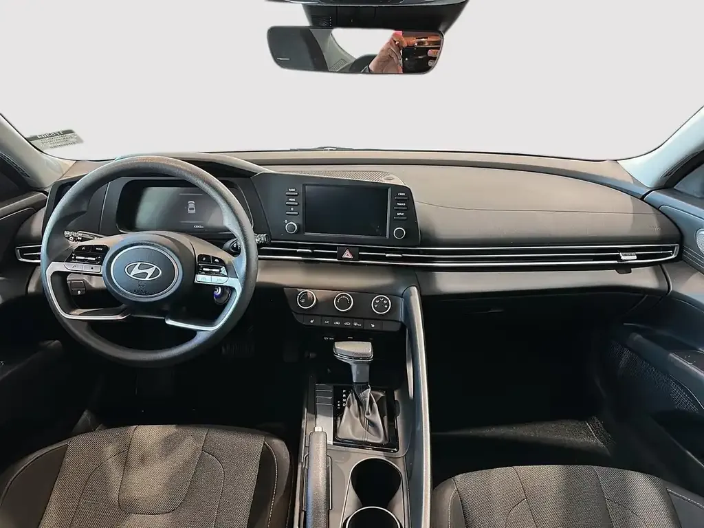 Hyundai Elantra 2025 photo 5