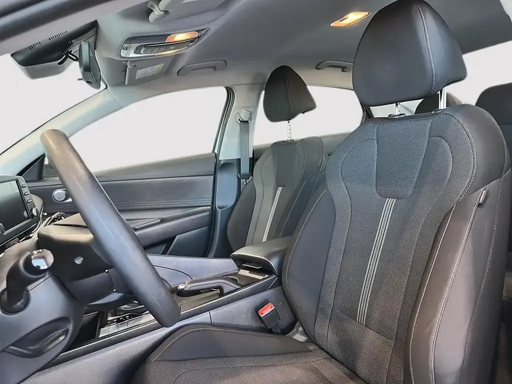 Hyundai Elantra 2025 photo 3