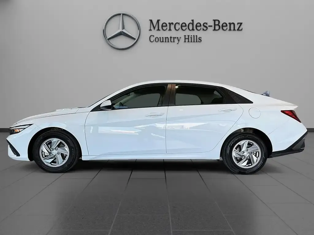 Hyundai Elantra 2025 photo 2